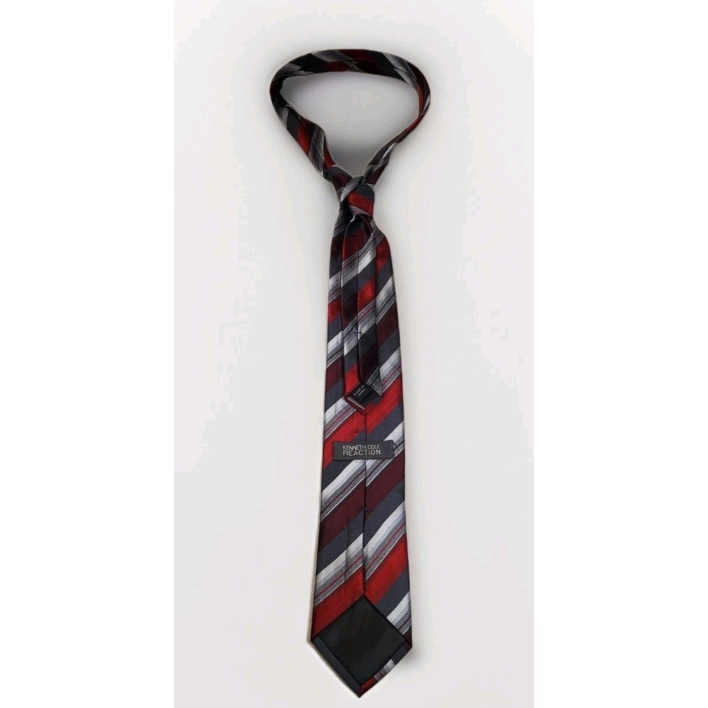 Kenneth Cole Reaction 100% Silk Men's Neck Tie Red Grey And Black 58 Inches - Picture 6 of 7